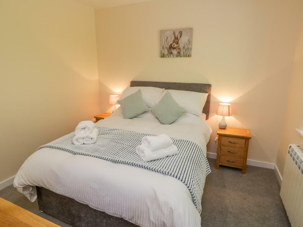 Ryedale Country Lodges - Willow Lodge Йорк Экстерьер фото